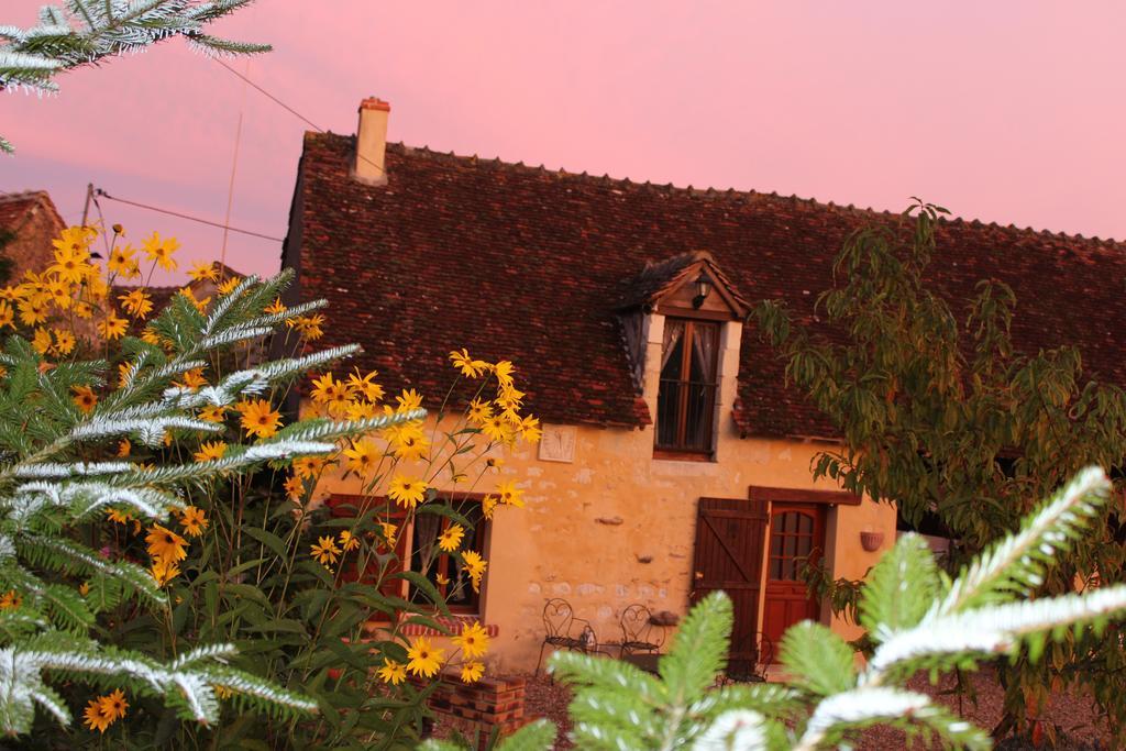 Gites A L'Ombre Des Chenes Châteauvieux Стая снимка